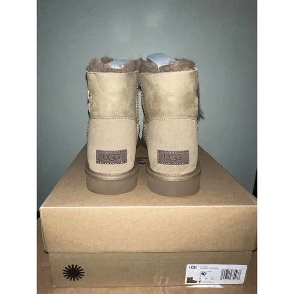 UGG Women's Size 10 Bailey Button II Sheepskin Ankle Snow Boots Hickory Brown - Picture 2 of 10